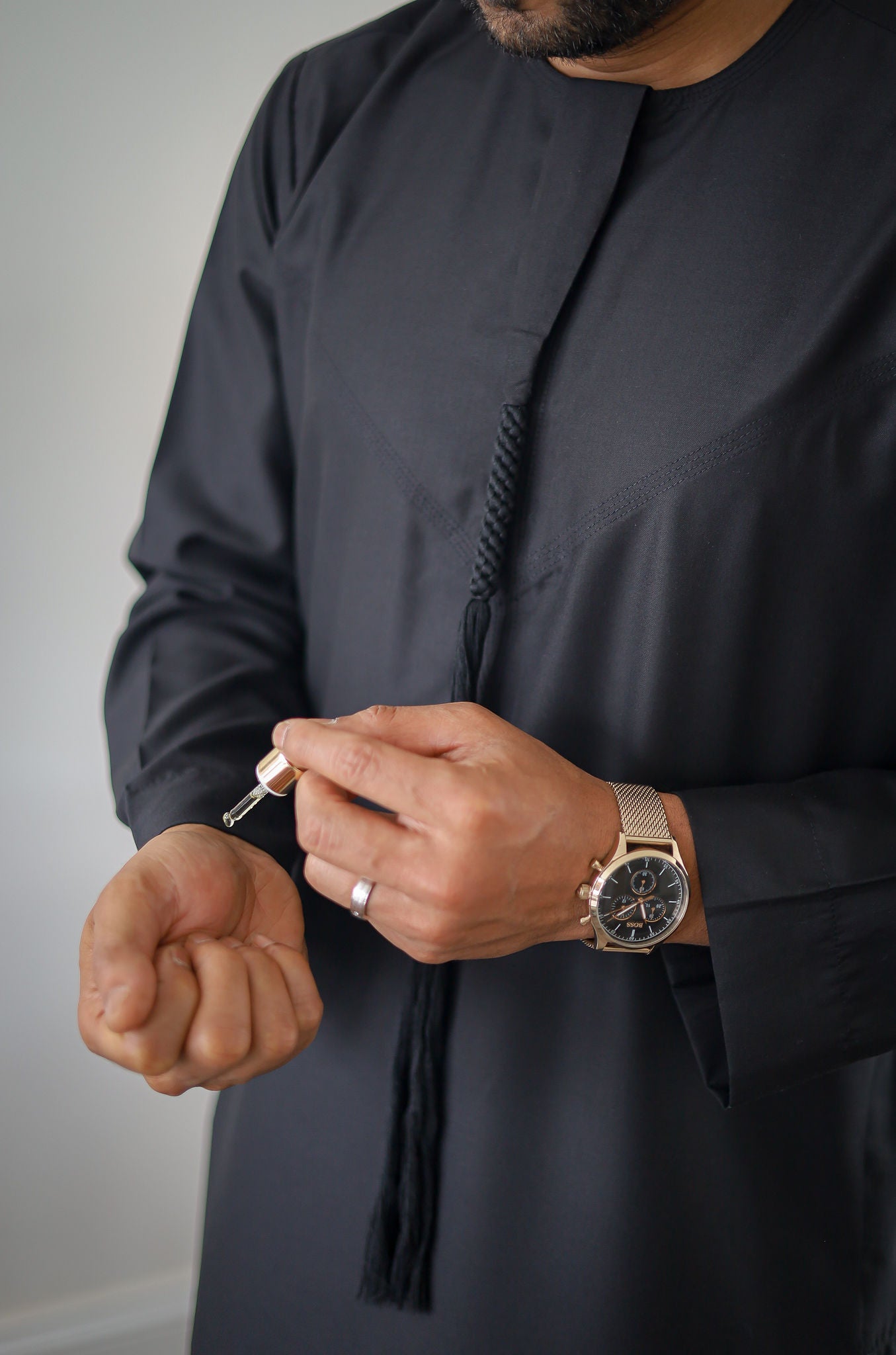 Black - Men’s Classic Emirati Thobe